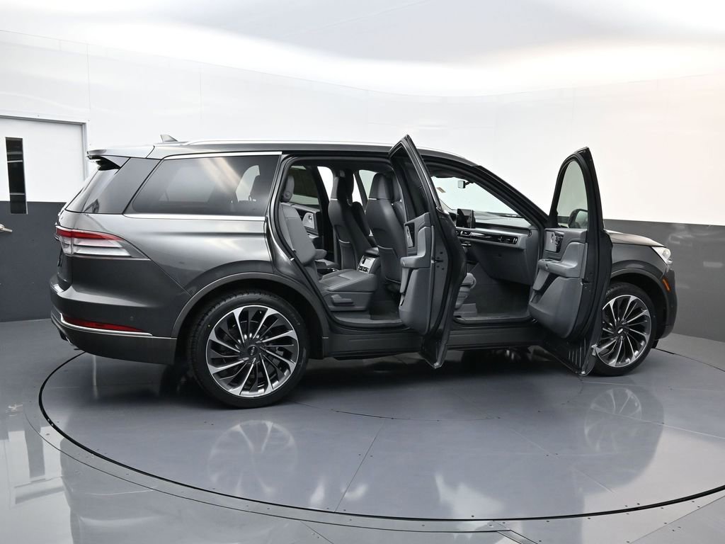 Used 2020 Lincoln Aviator Reserve w/ Equipment Group 202A image 29