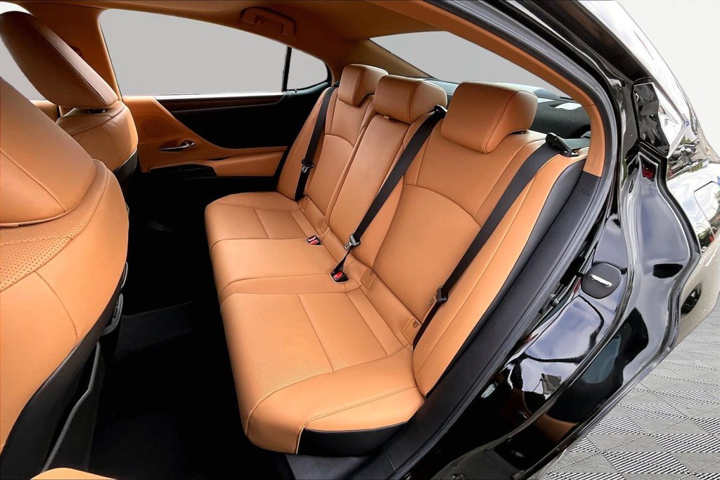 Used 2025 Lexus ES 350 w/ Premium Package FWD image 19