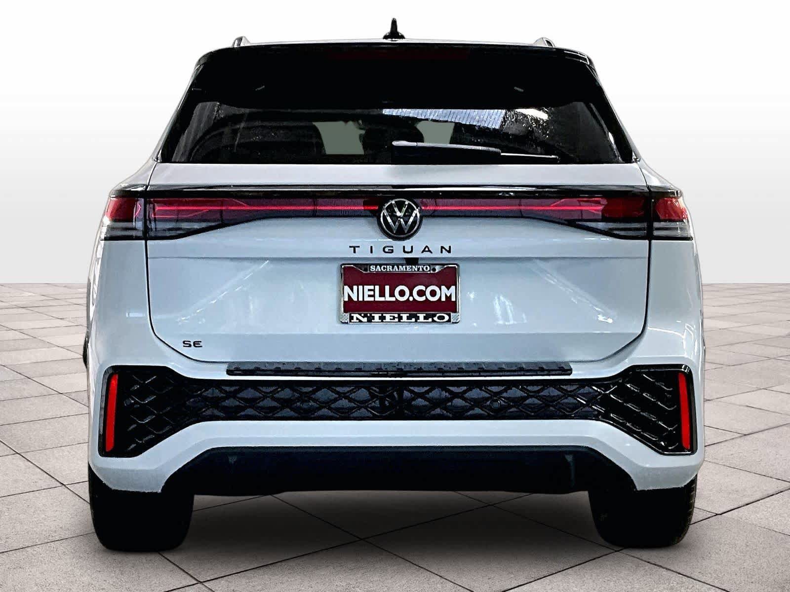 New 2026 Volkswagen Tiguan SE R-Line FWD image 6