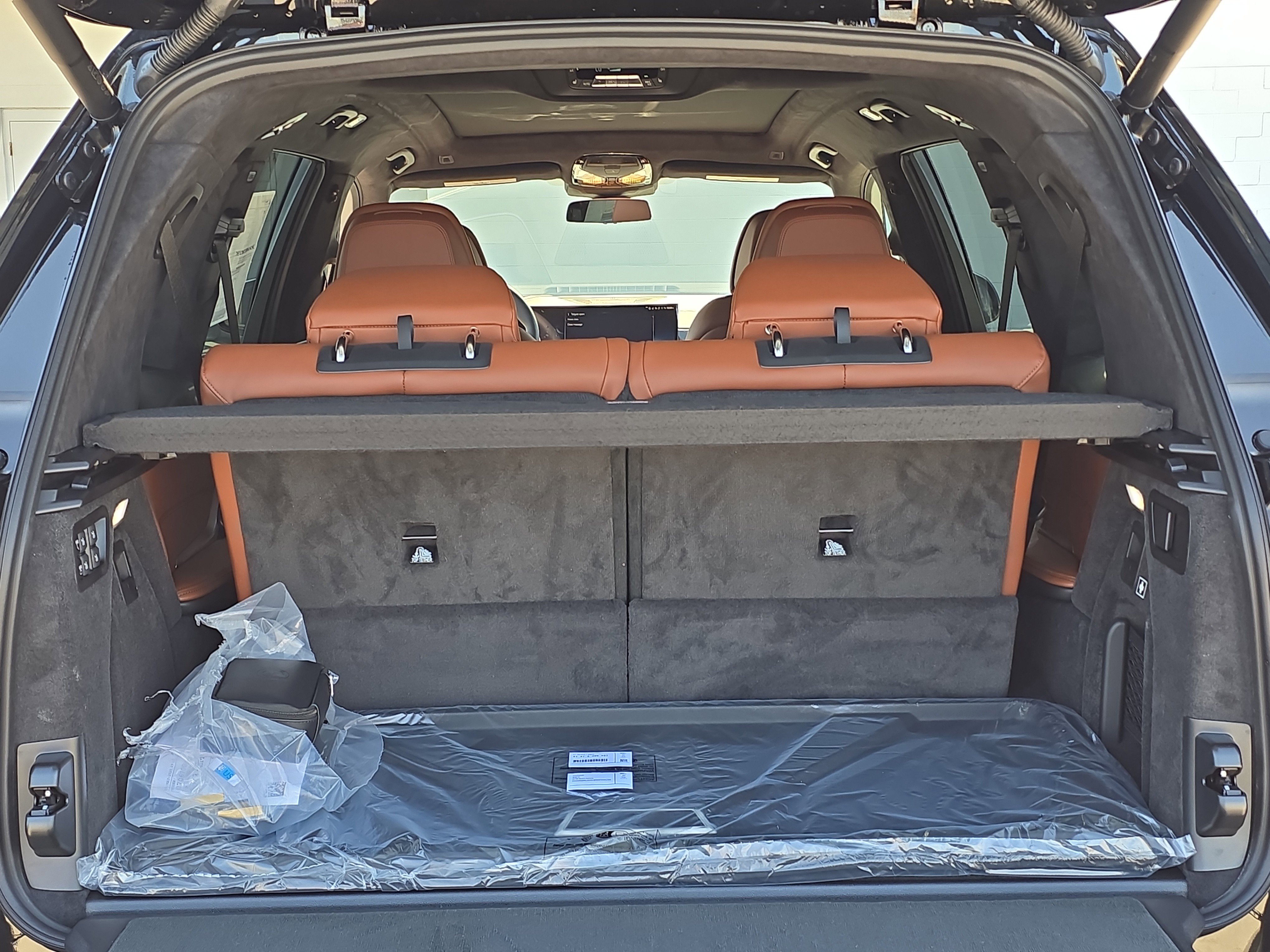New 2026 BMW X7 M60i image 9