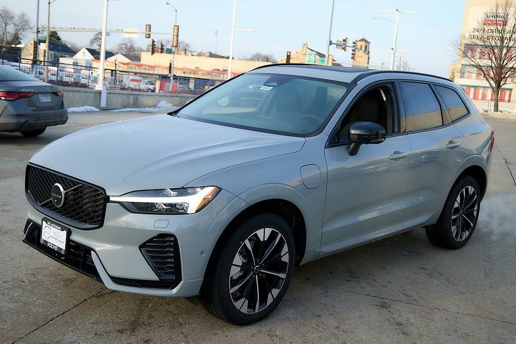 New 2026 Volvo XC60 T8 Plus w/ Protection Package Premier image 6
