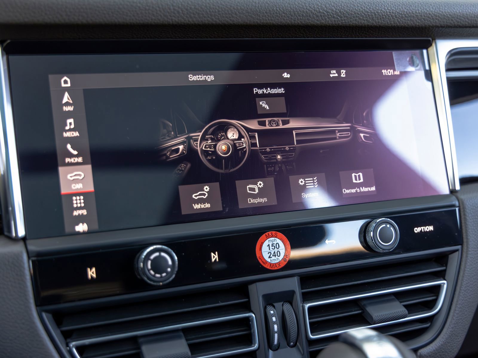 Certified 2026 Porsche Macan image 35