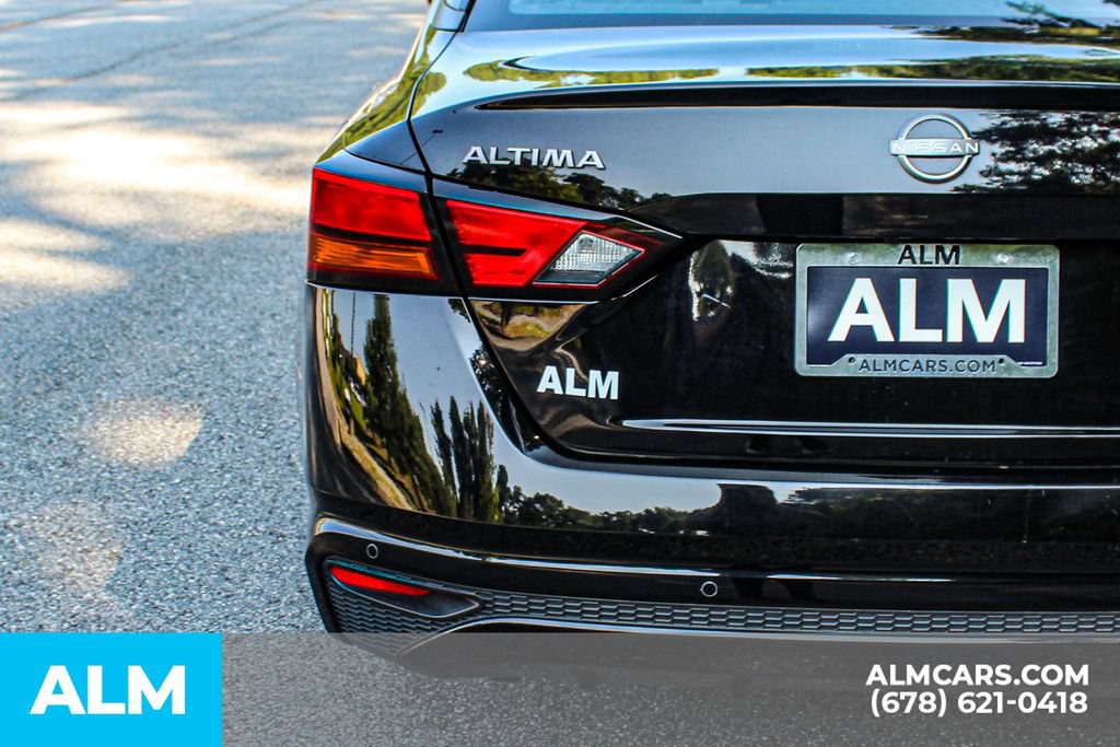 Used 2025 Nissan Altima 2.5 SV FWD image 11