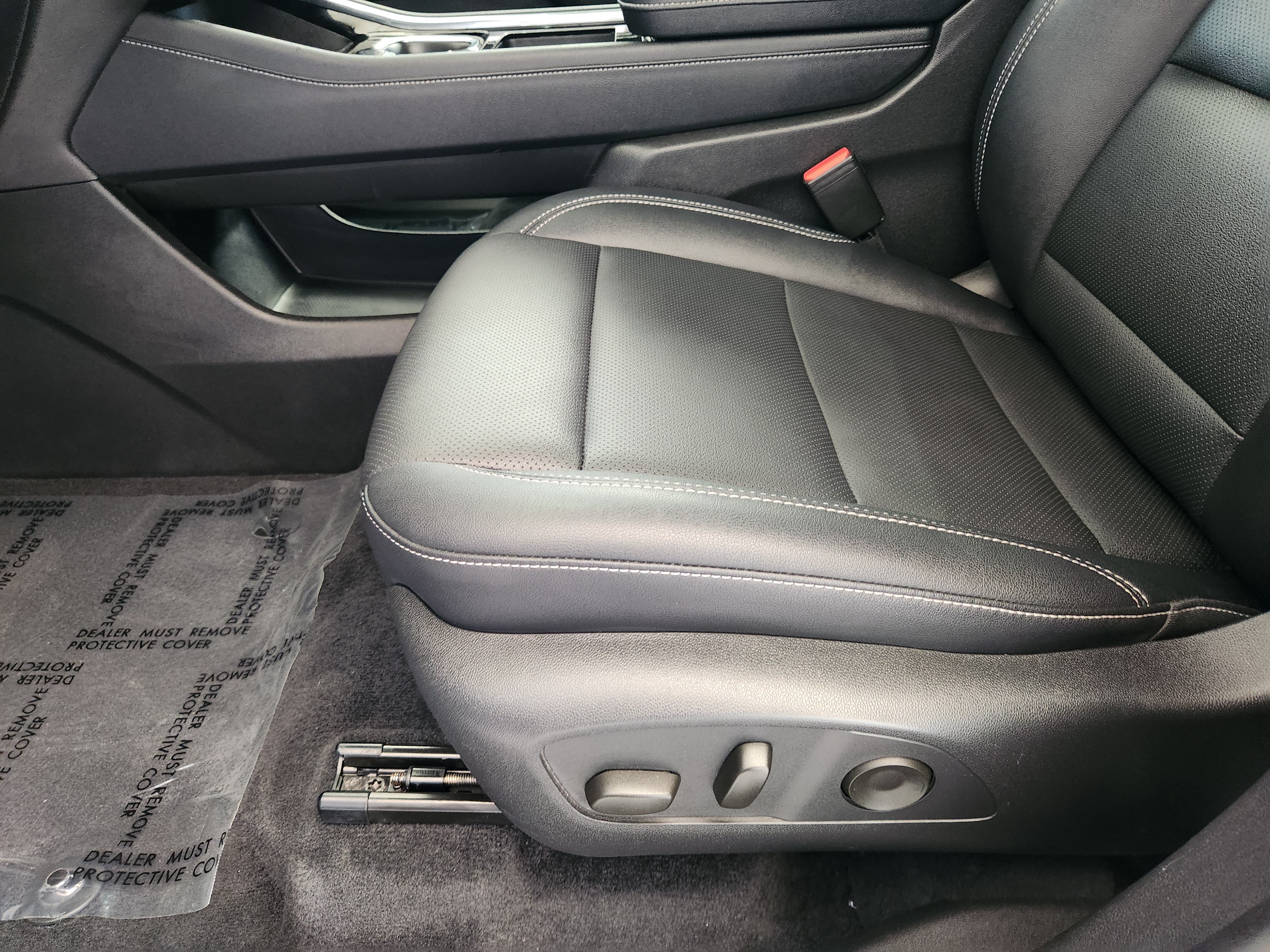 Certified 2025 Chevrolet Traverse LT FWD image 24