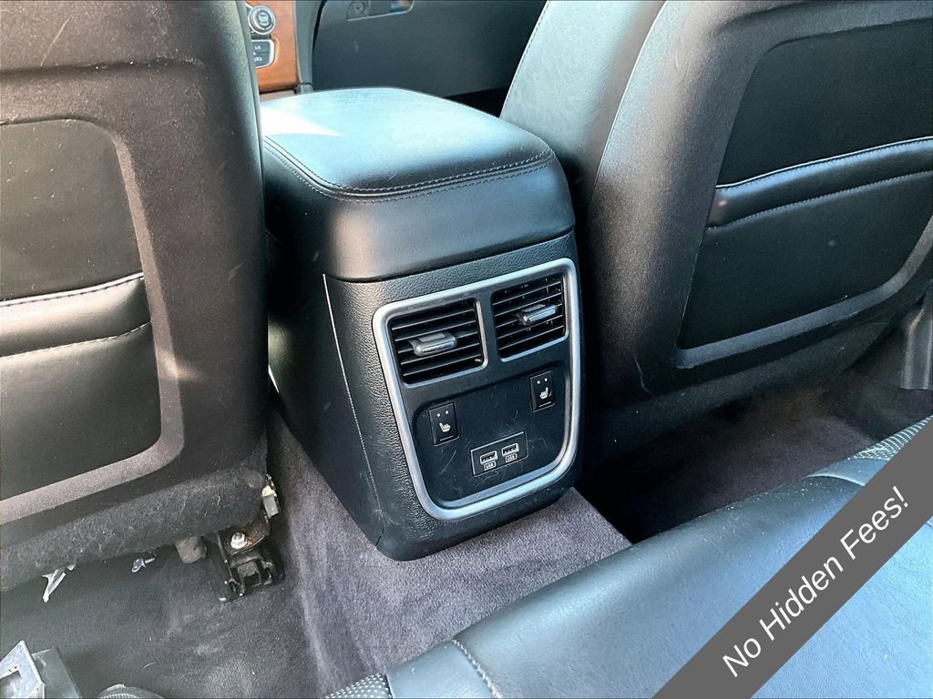 Used 2017 Chrysler 300 C Platinum AWD/4WD image 28