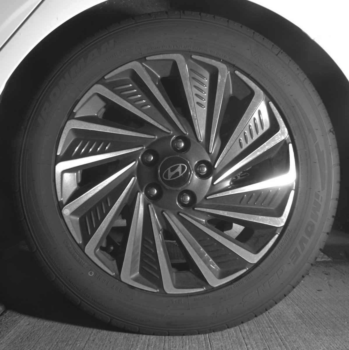Used 2025 Hyundai Sonata SEL FWD image 14