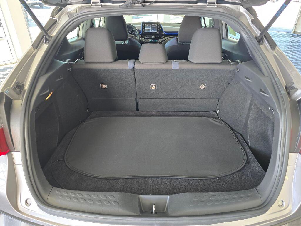 Used 2020 Toyota C-HR XLE image 16