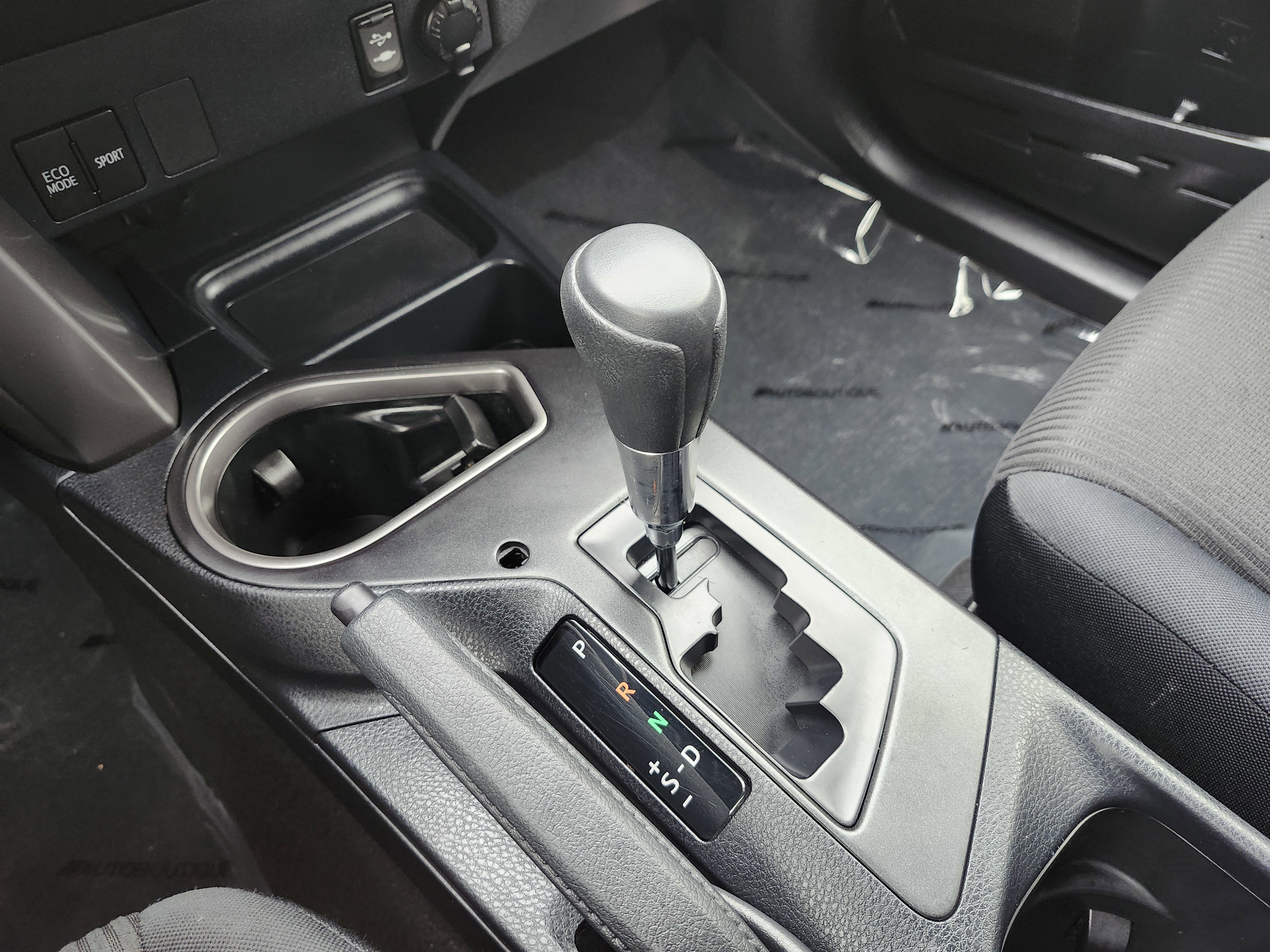 Used 2017 Toyota RAV4 LE w/ All Weather Liner Package image 8