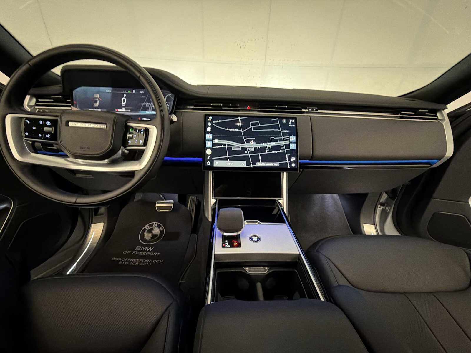 Used 2025 Land Rover Range Rover Long Wheelbase SE image 15