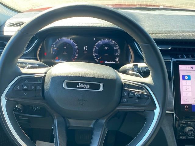 Used 2023 Jeep Grand Cherokee Limited image 9