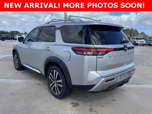 Used 2022 Nissan Pathfinder Platinum w/ Lighting Package (N92) image 5