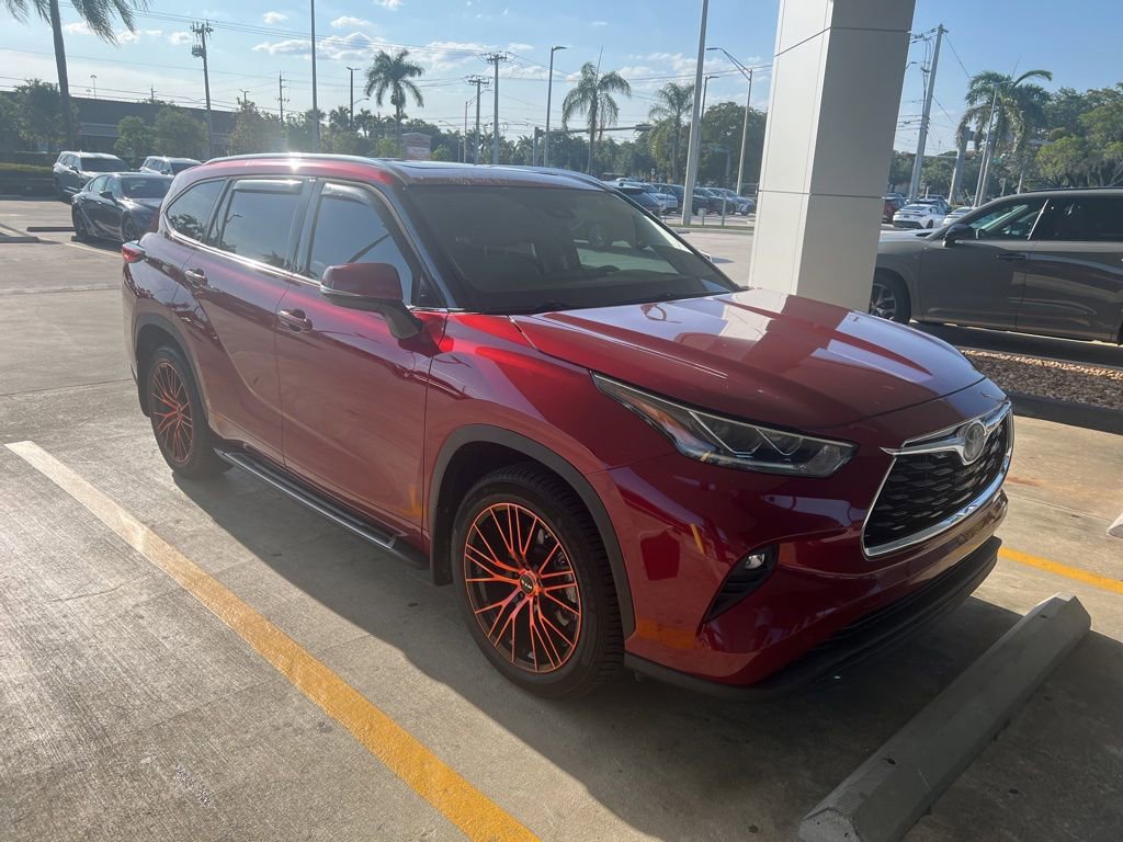 Used 2020 Toyota Highlander Limited FWD image 9