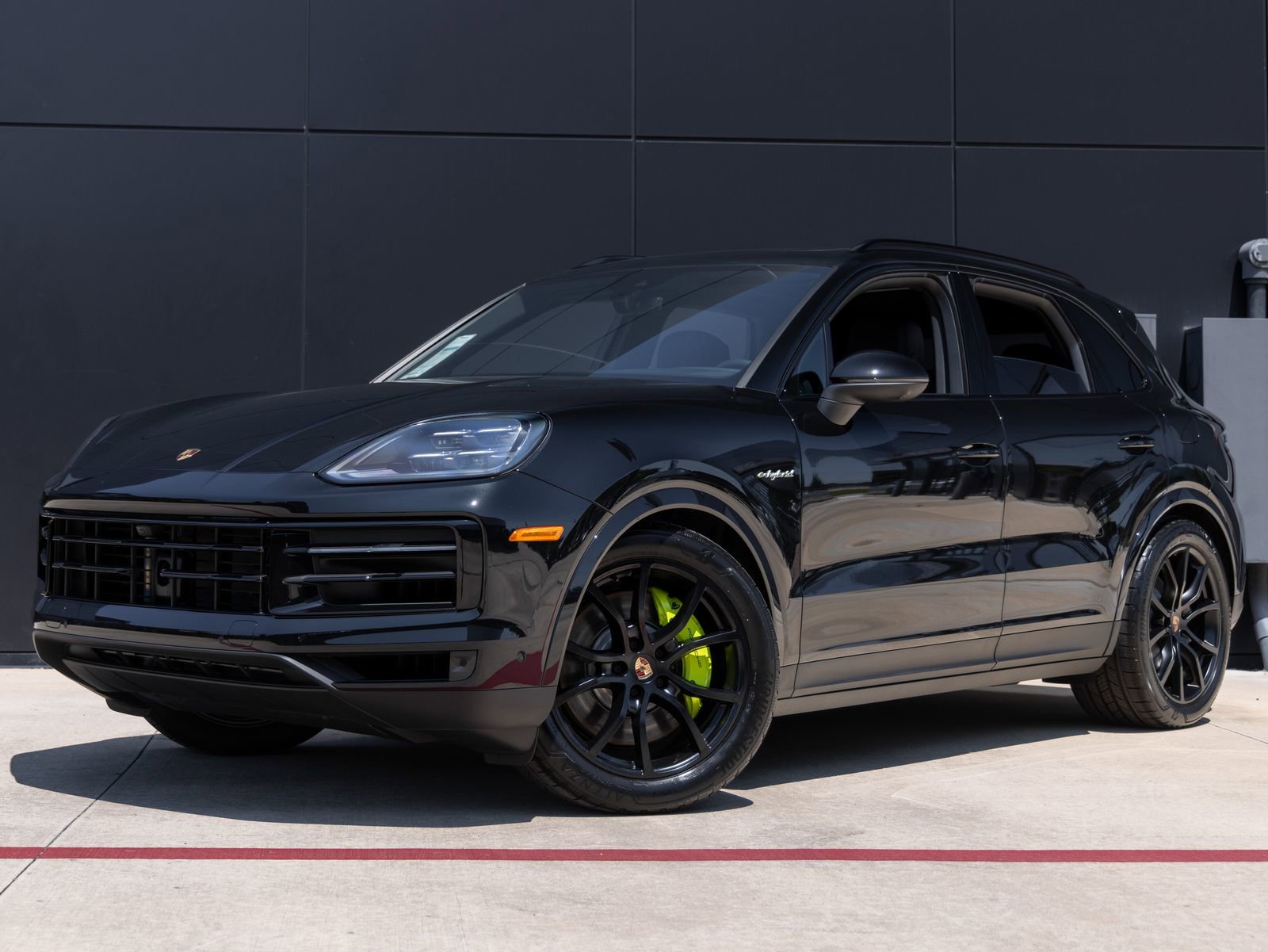 Certified 2025 Porsche Cayenne E-Hybrid AWD/4WD video 1