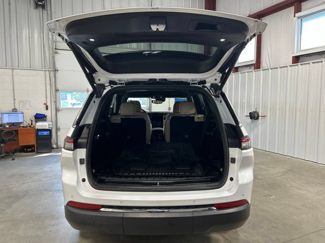 Used 2023 Jeep Grand Cherokee L Limited AWD/4WD image 20