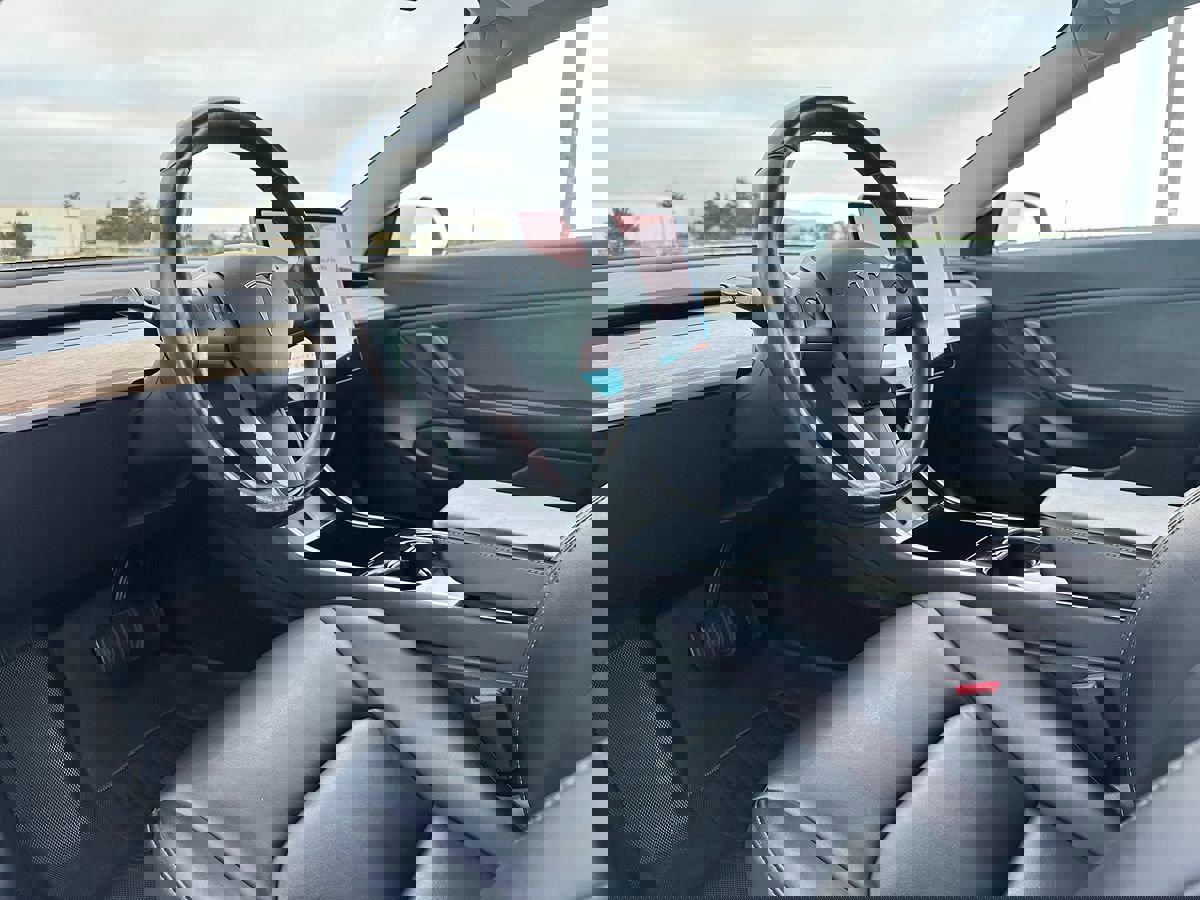 Used 2018 Tesla Model 3 Long Range image 18