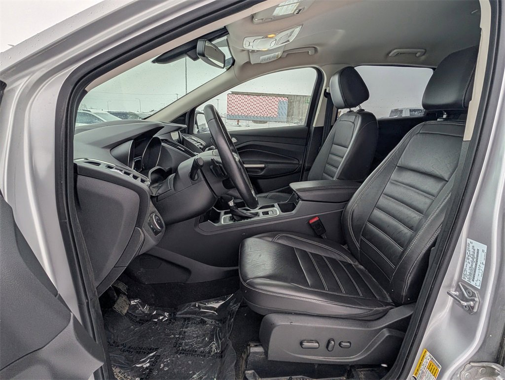 Used 2017 Ford Escape Titanium image 10