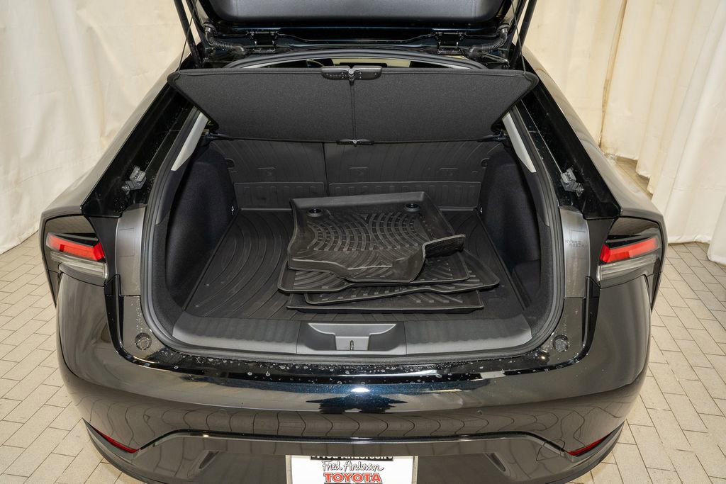 Used 2026 Toyota Prius XLE image 5