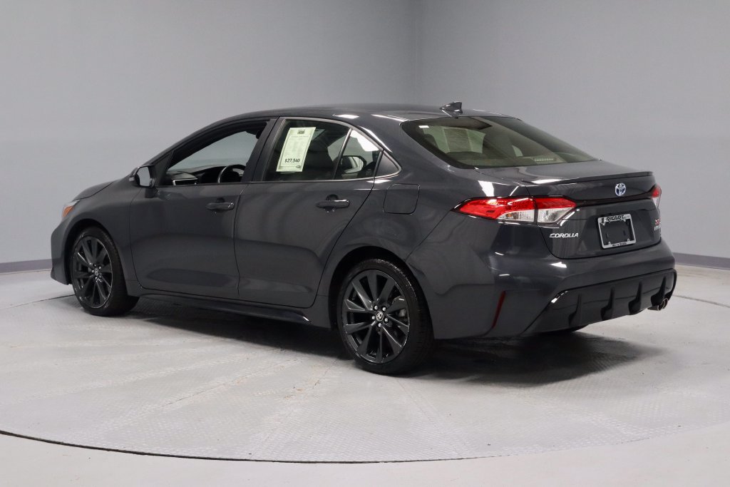 Used 2024 Toyota Corolla SE w/ Convenience Package FWD image 8