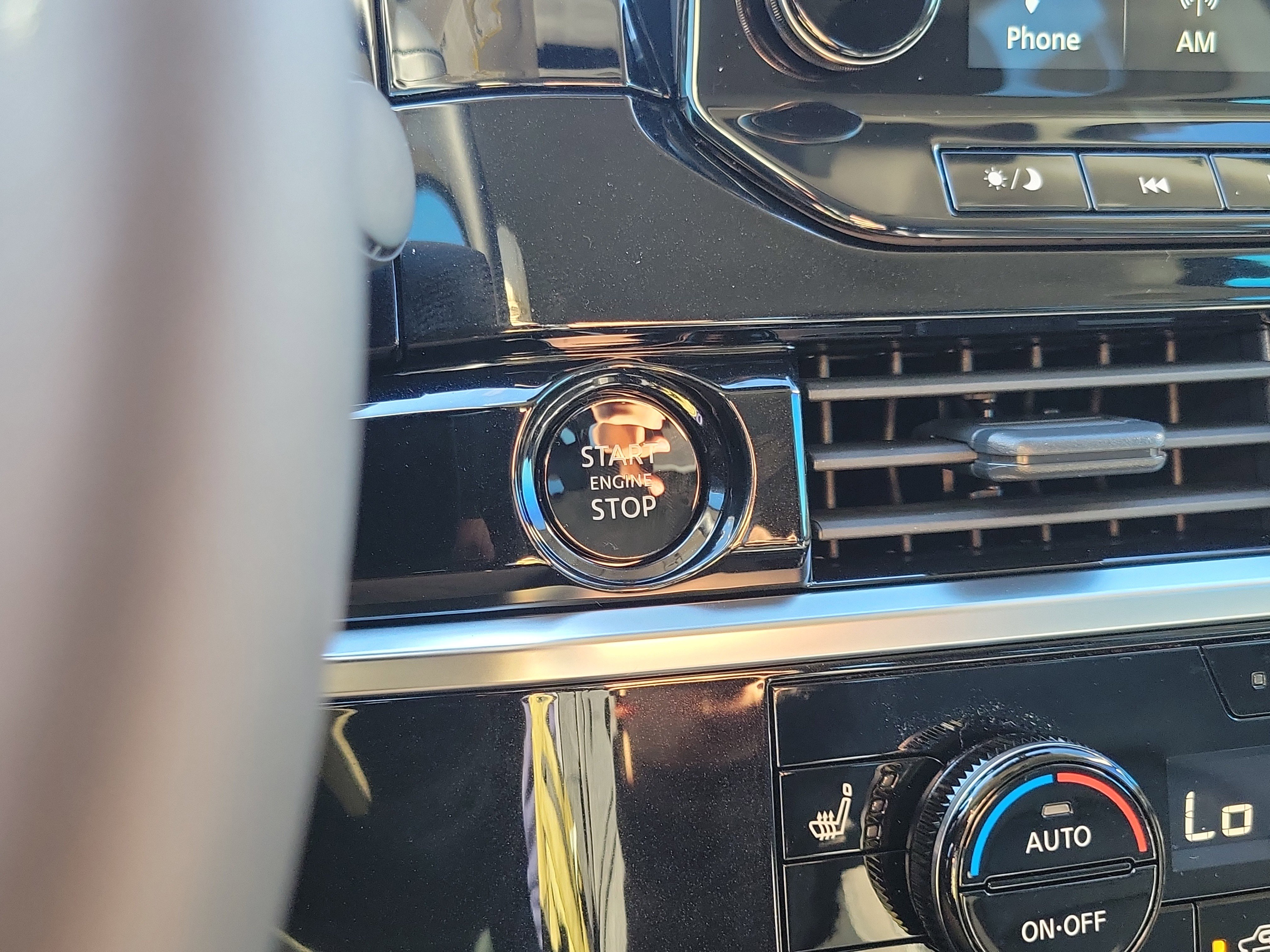 New 2025 Nissan Pathfinder SL image 22