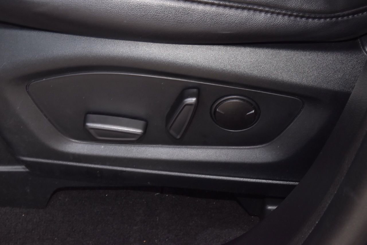 Used 2023 Ford Explorer XLT w/ Equipment Group 202A image 30