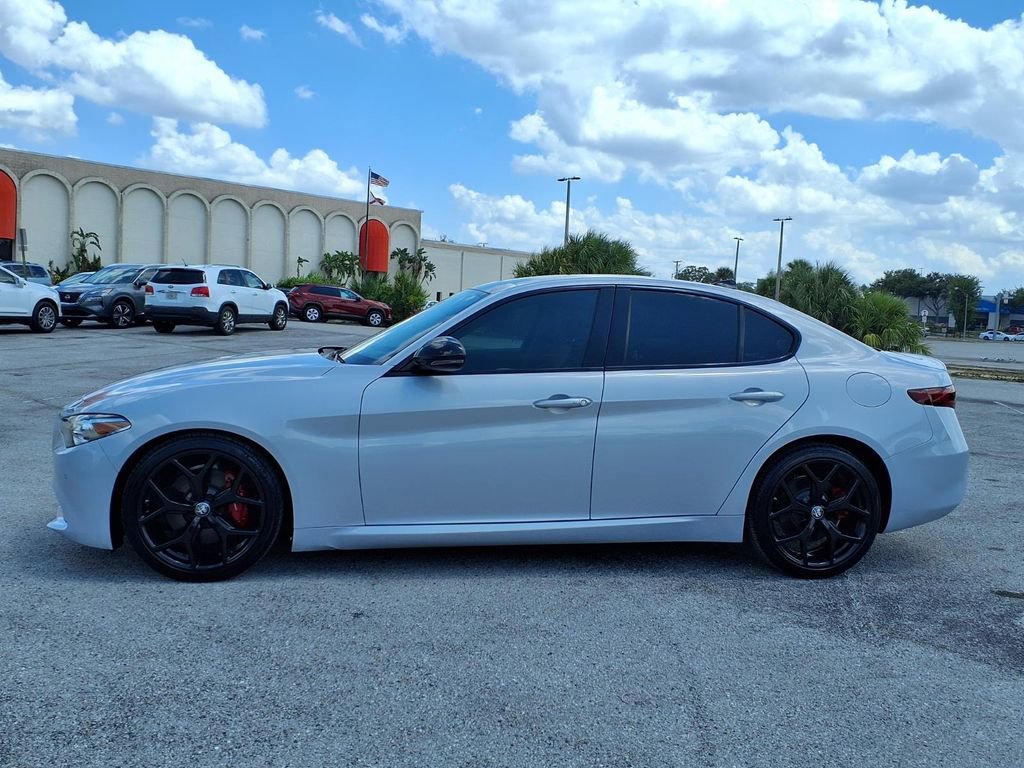 Used 2021 Alfa Romeo Giulia Ti w/ Nero Edizione RWD image 4