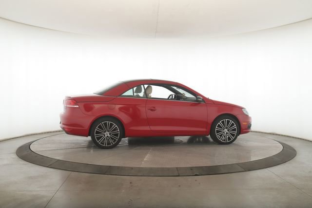 Used 2014 Volkswagen Eos w/ Sport Package image 6