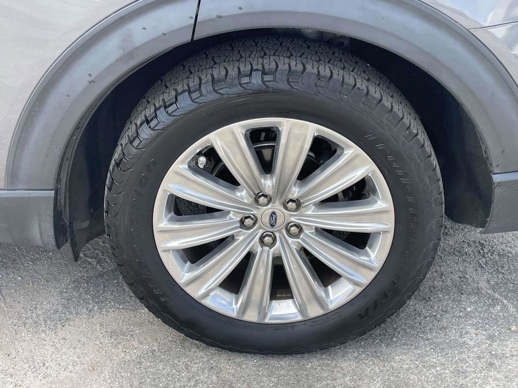 Certified 2021 Ford Explorer Limited w/ Equipment Group 301A image 9