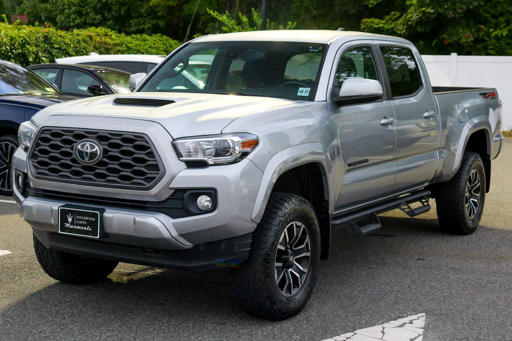 Used 2022 Toyota Tacoma TRD Sport AWD/4WD image 3