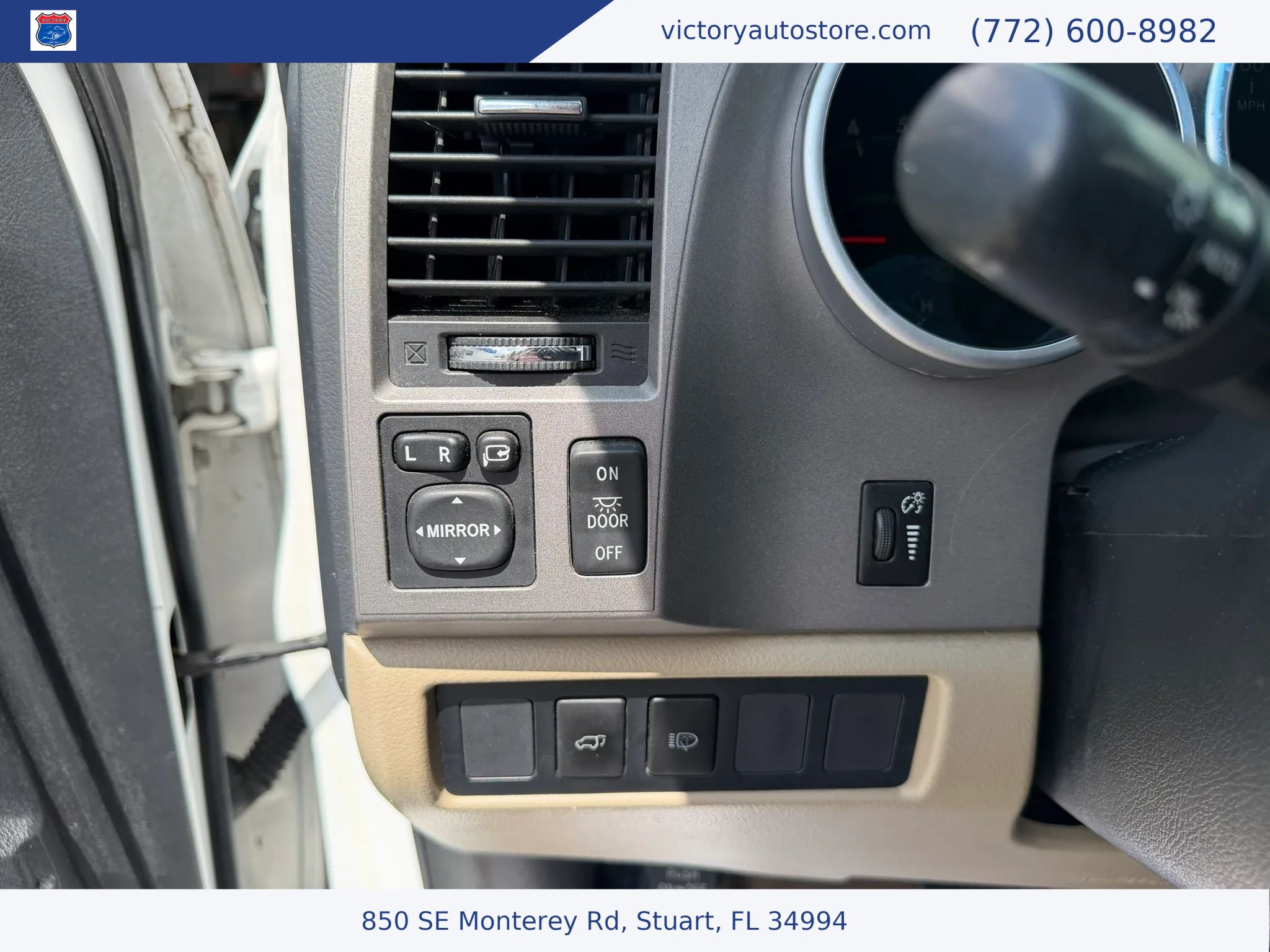Used 2012 Toyota Sequoia Limited RWD image 29