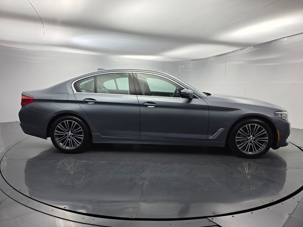 Used 2019 BMW 540i w/ Convenience Package RWD image 3