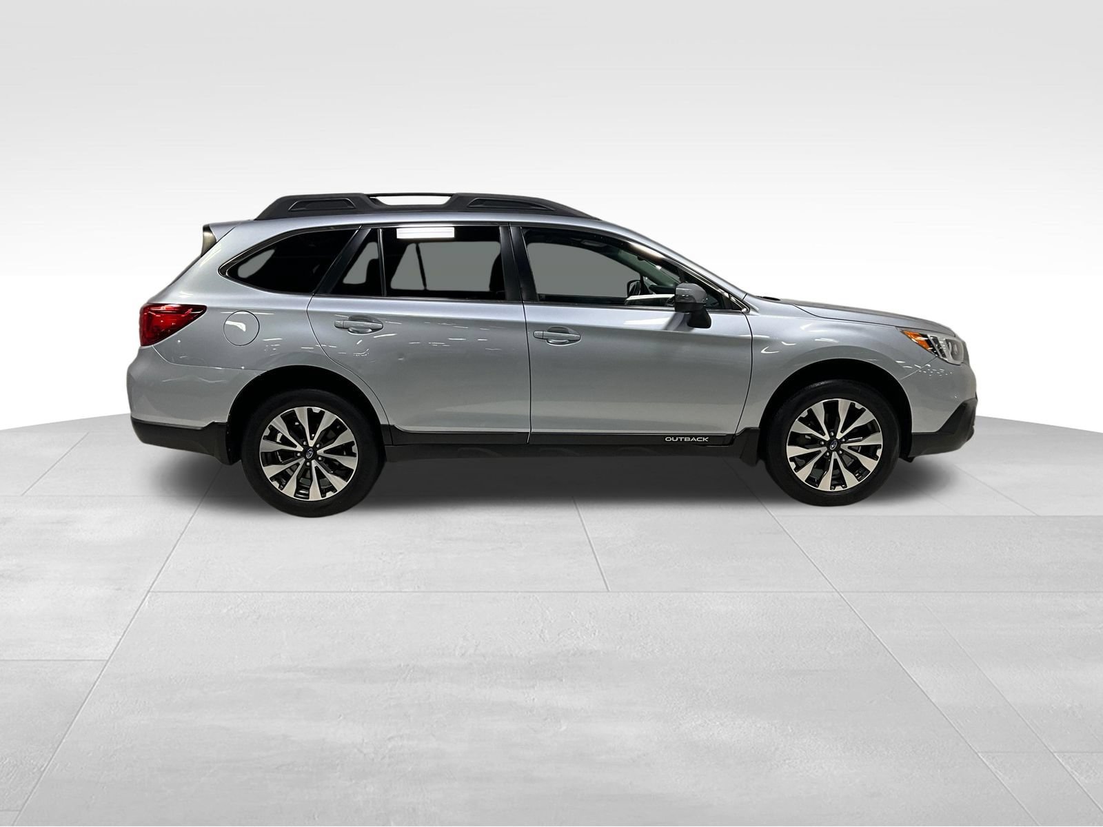 Used 2016 Subaru Outback 3.6R Limited AWD/4WD image 4
