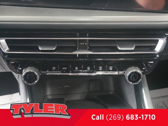 New 2026 Chevrolet Traverse LT w/ Driver Confidence Package image 28