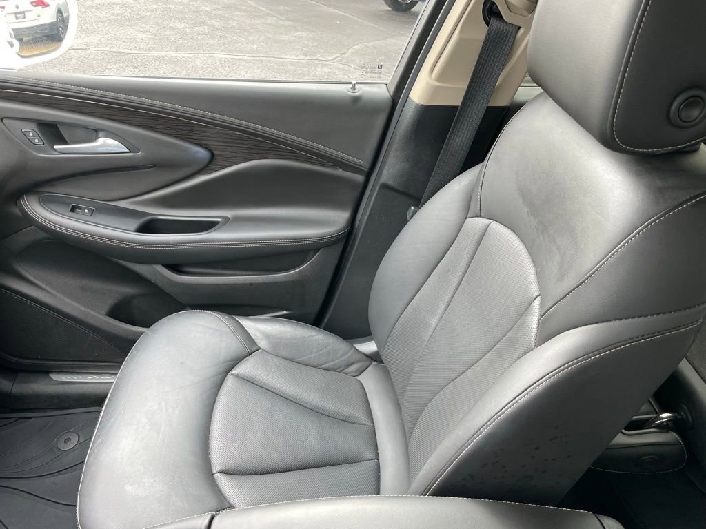 Used 2017 Buick Envision Essence image 17