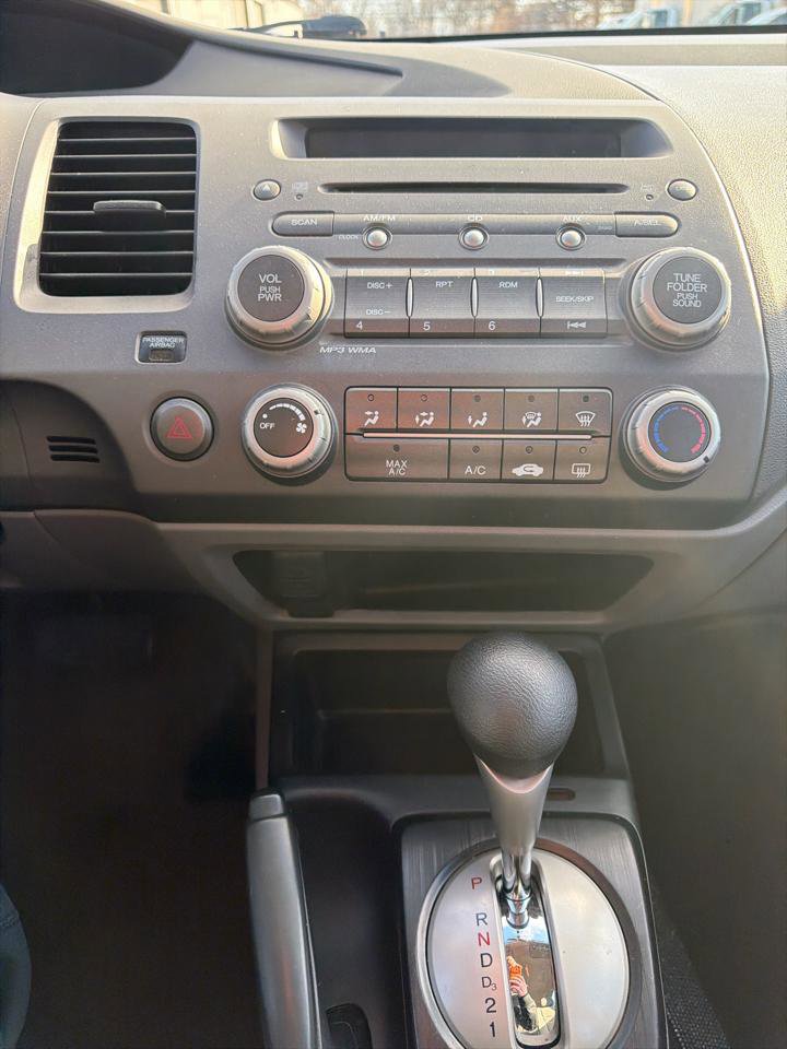 Used 2010 Honda Civic DX-VP image 23