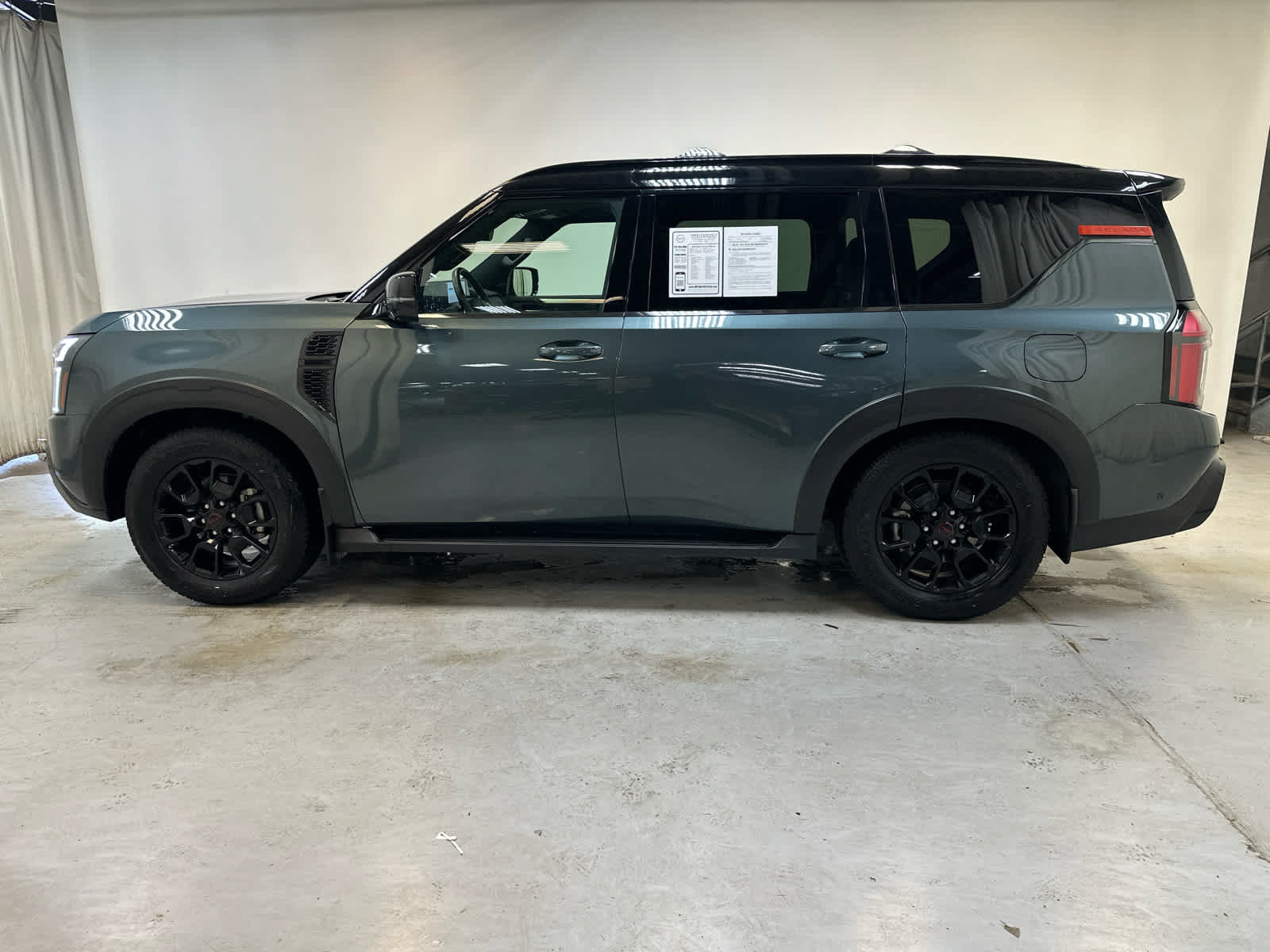 Certified 2025 Nissan Armada PRO-4X w/ Pro-4X Premium Package AWD/4WD image 9