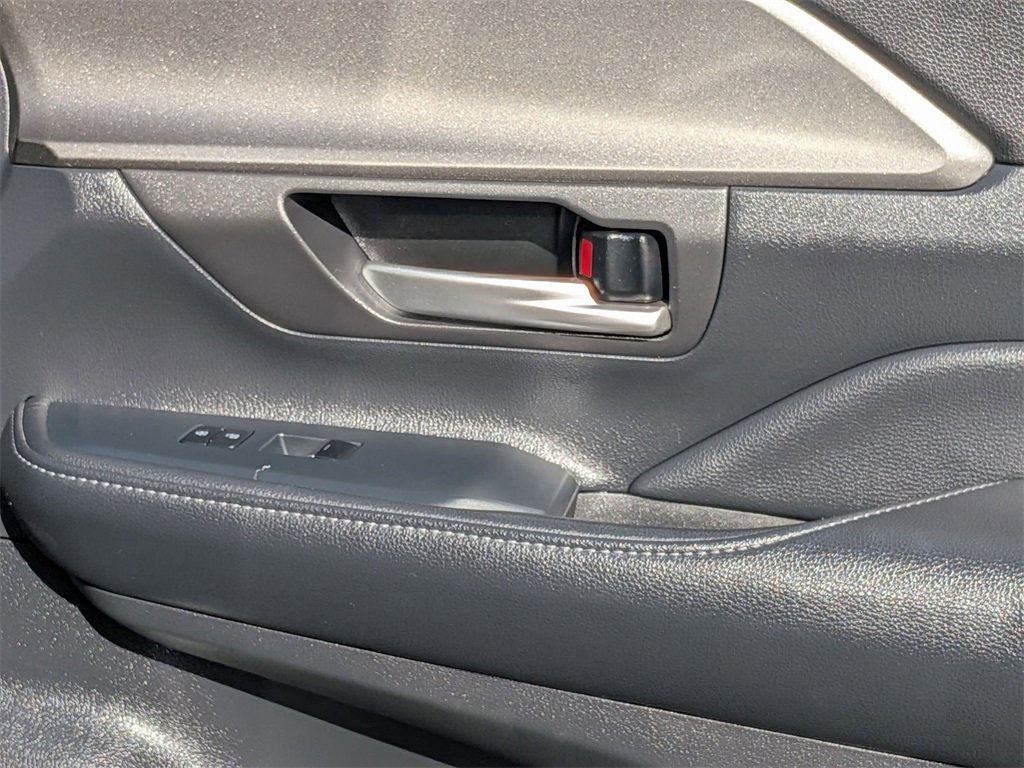 Used 2025 Toyota Grand Highlander AWD image 33