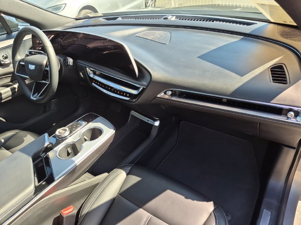 Certified 2024 Cadillac Lyriq Tech RWD image 22