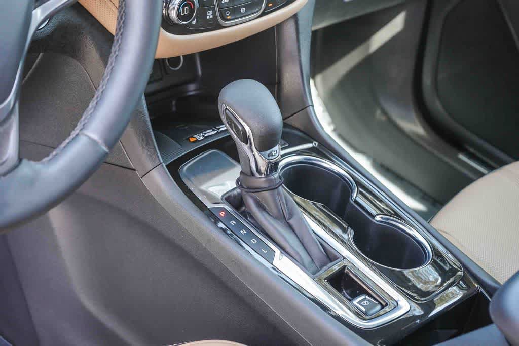 Used 2023 Chevrolet Equinox Premier FWD image 17