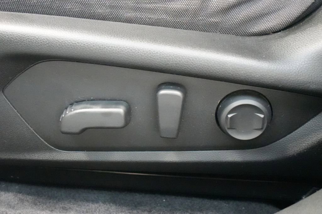 Used 2024 Subaru Crosstrek 2.0i Premium image 18