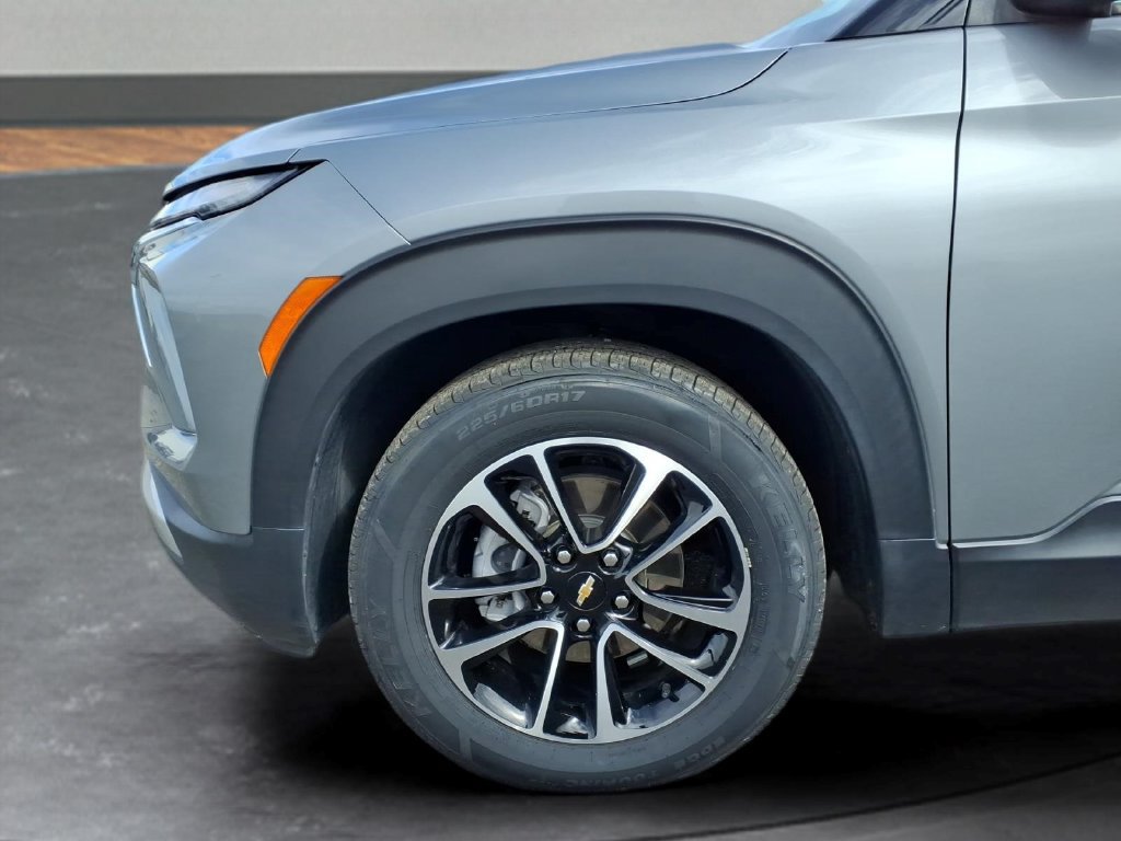 Certified 2024 Chevrolet TrailBlazer LT w/ LT Cold Weather Package FWD image 4