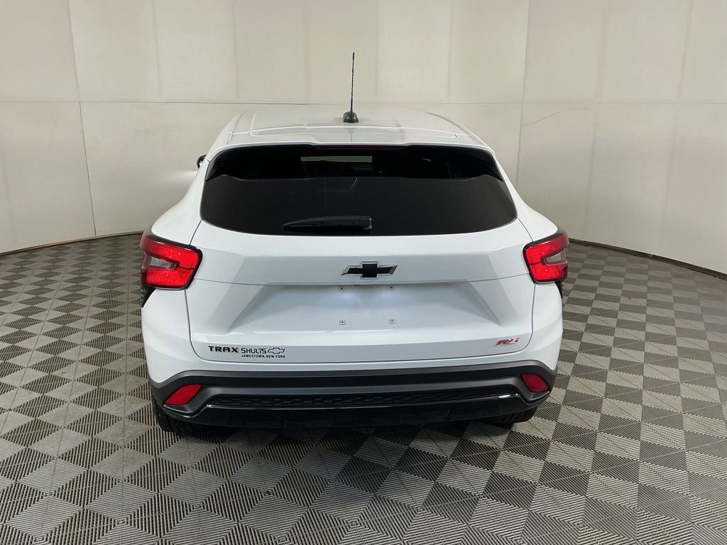 Used 2024 Chevrolet Trax RS w/ Driver Confidence Package FWD image 9