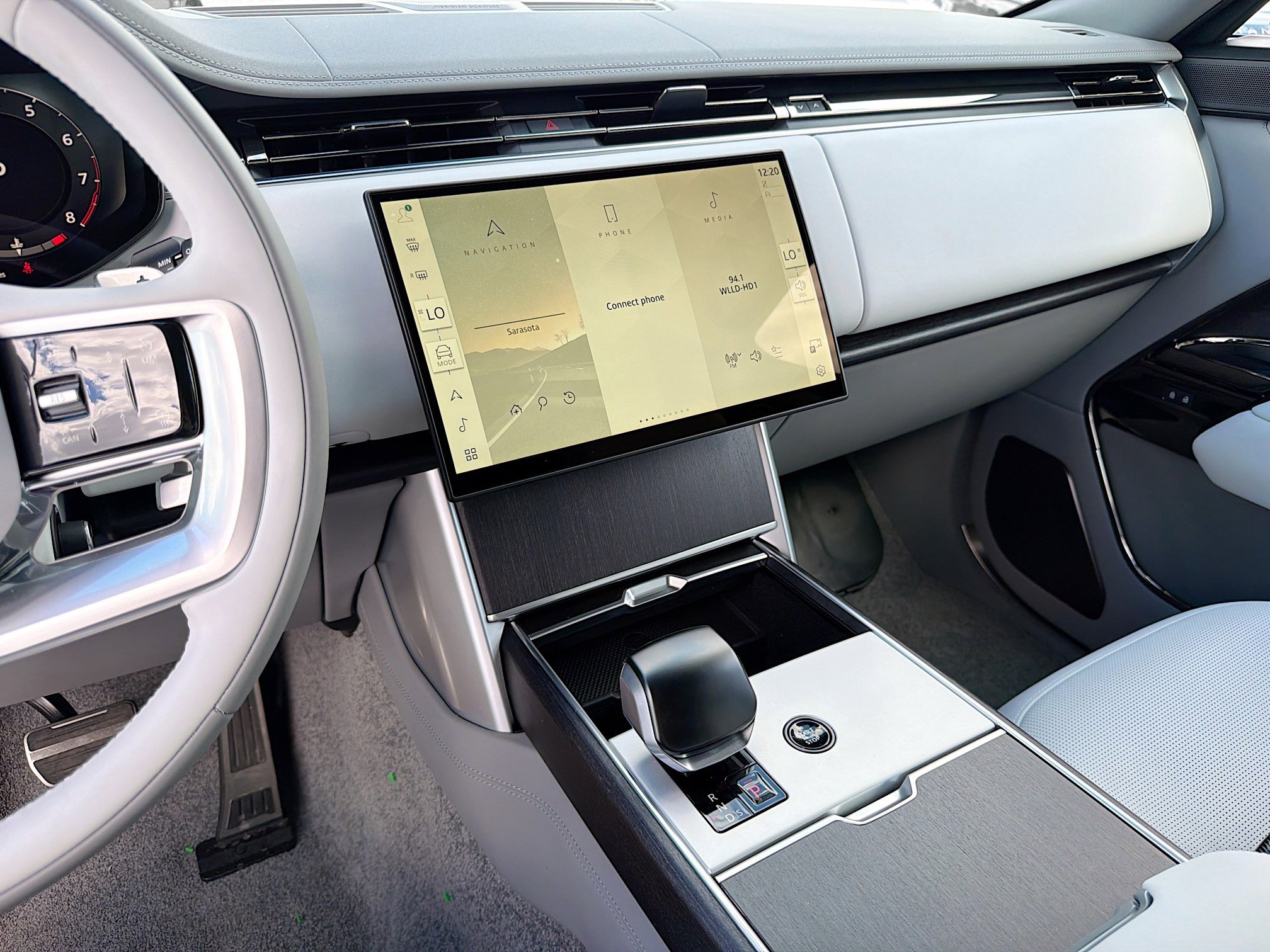 New 2026 Land Rover Range Rover SV image 29