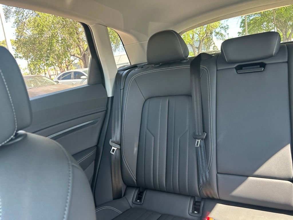 Used 2024 Audi Q8 e-tron Premium Plus w/ Premium Plus Package AWD/4WD image 12