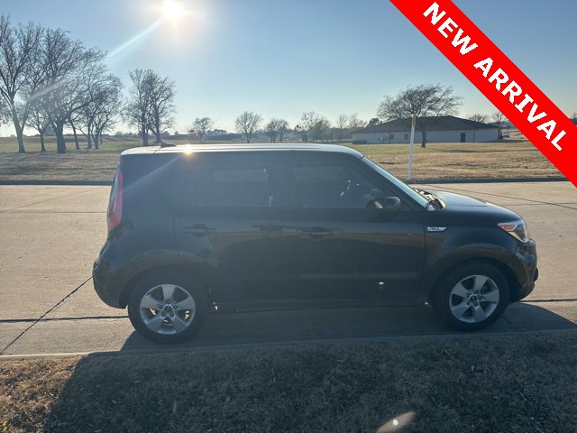 Used 2018 Kia Soul w/ Convenience Package image 2