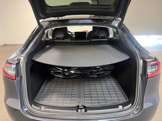 Used 2023 Tesla Model Y Long Range image 16
