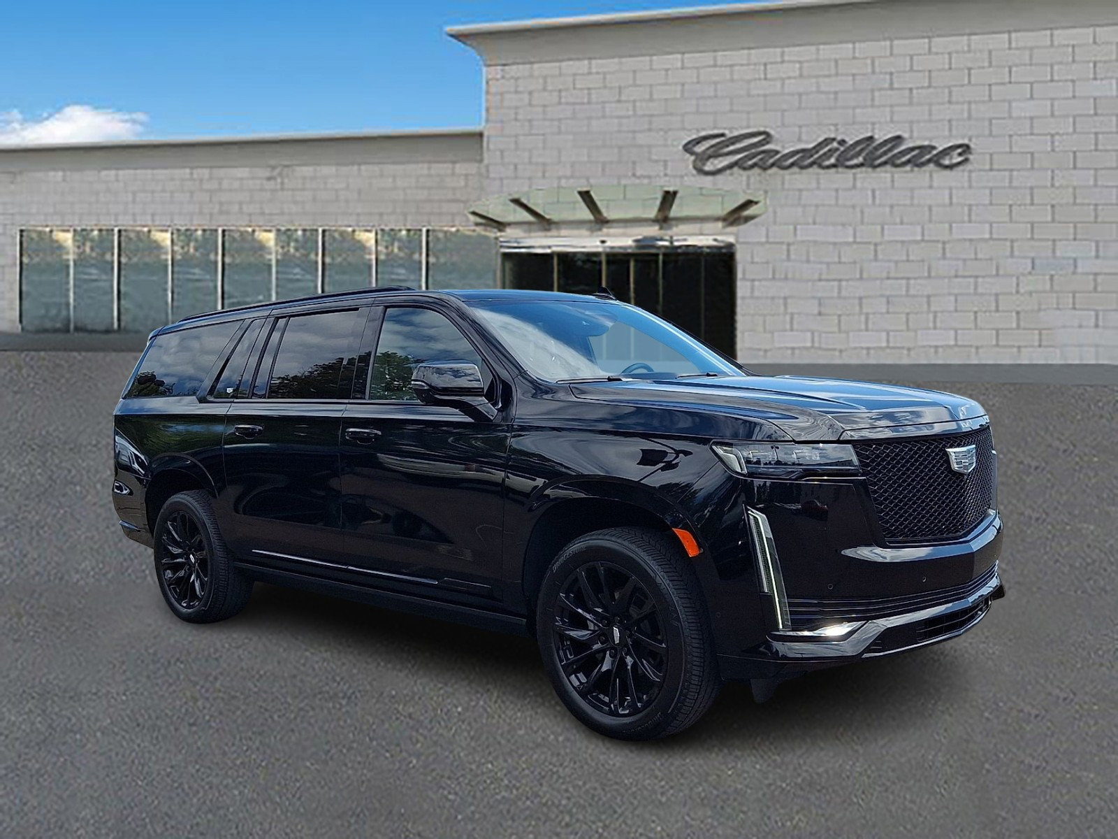 Certified 2023 Cadillac Escalade ESV Sport Platinum w/ LPO, ONYX Package AWD/4WD image 3