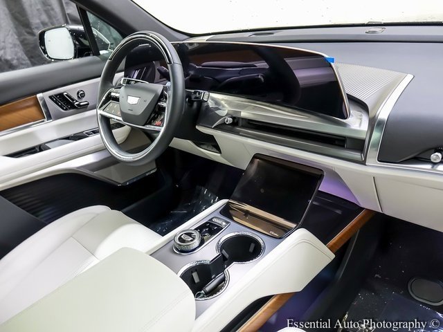 New 2026 Cadillac Vistiq Luxury w/ LPO, Floor Liner Package image 24