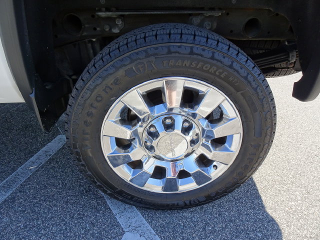 Used 2019 GMC Sierra 2500 Denali w/ Duramax Plus Package AWD/4WD image 38