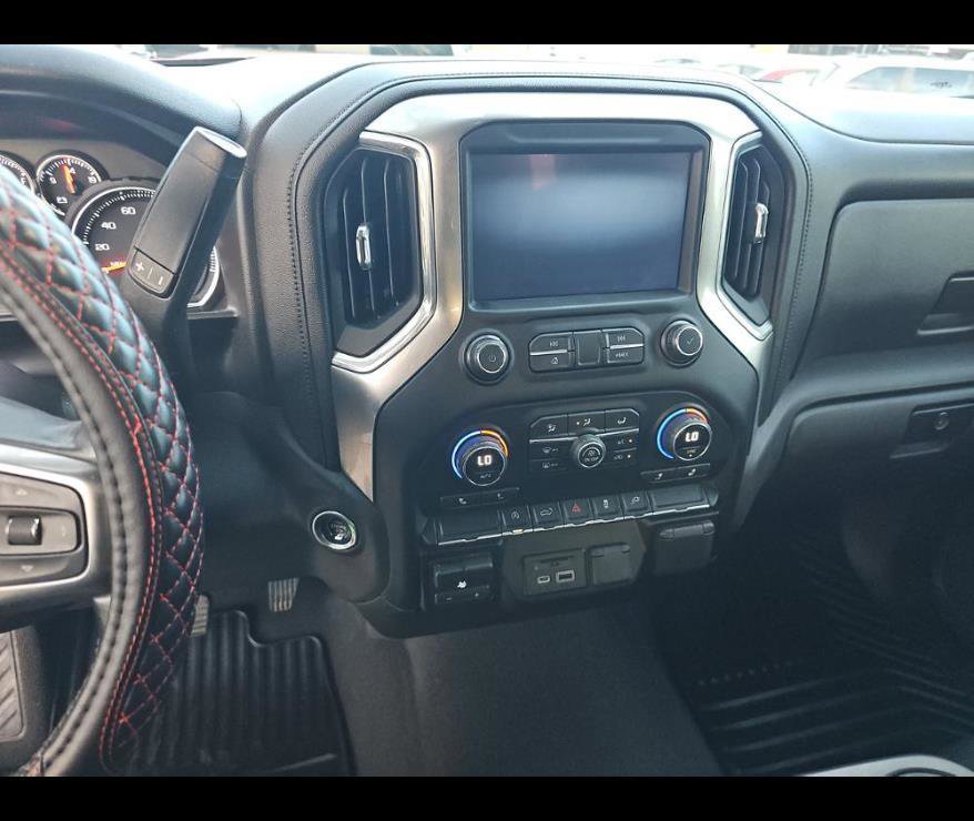 Used 2019 Chevrolet Silverado 1500 LT w/ Texas Edition image 4