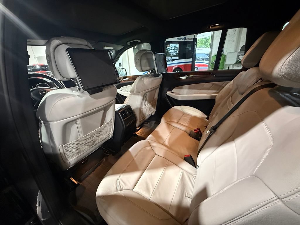 Used 2015 Mercedes-Benz GL 450 4MATIC image 29